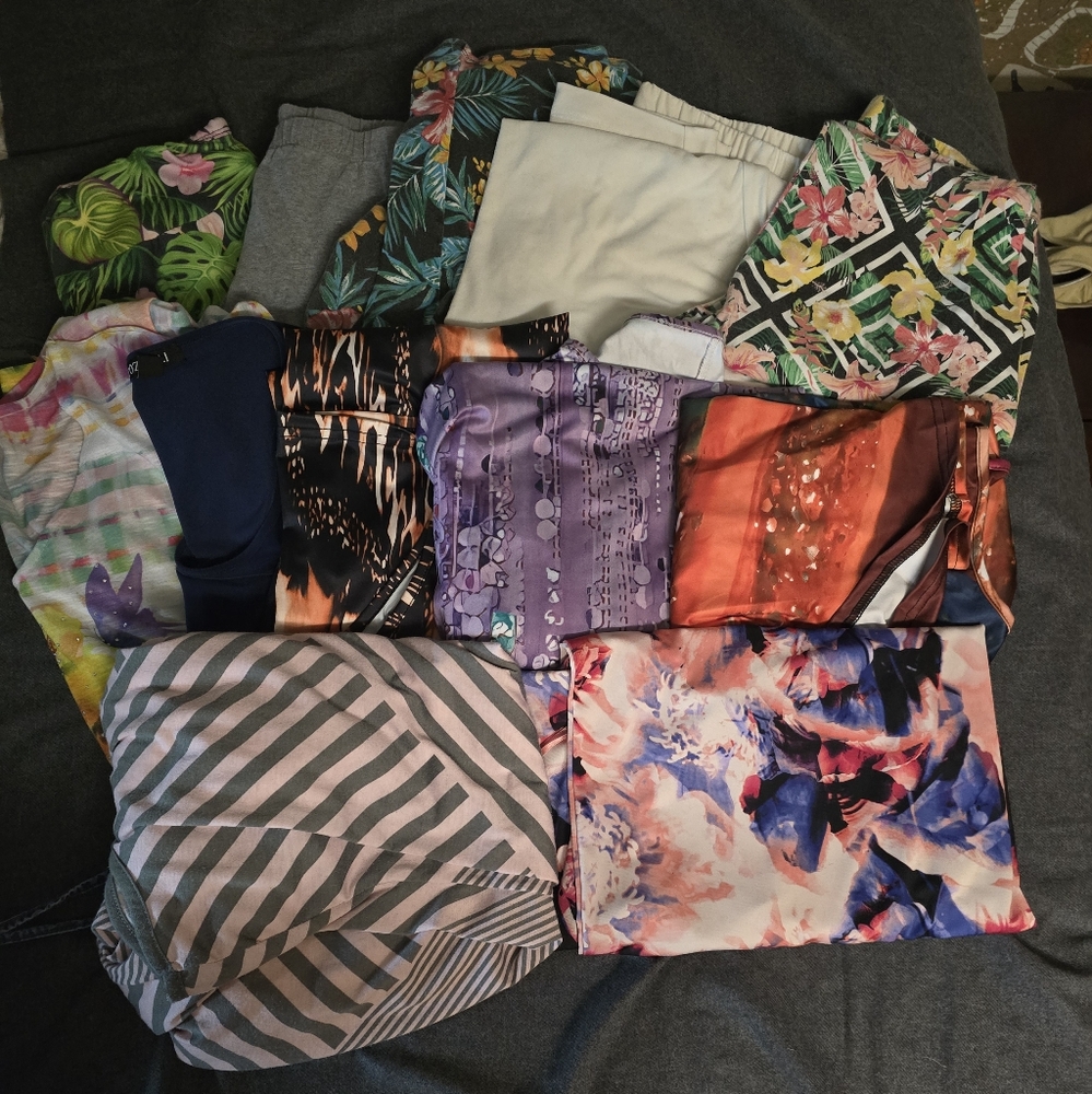 12 piece Lot size XL 5 leggings 2 shirts 5 dresses